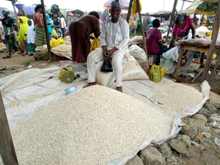 Cowpeas for sale in a Nigerian market - Nkechi Isaac